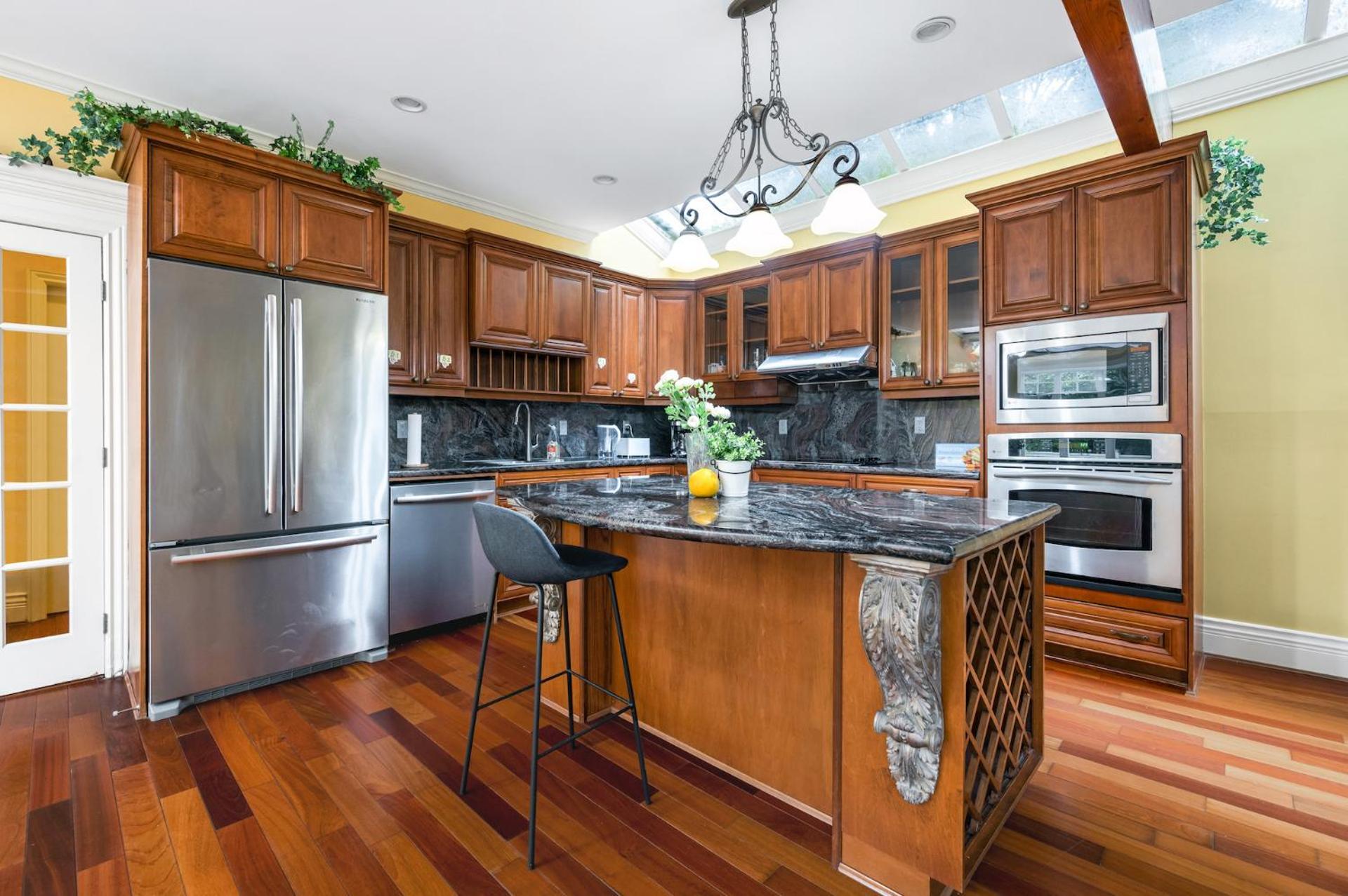 וונקובר Charming Retreat On Cypress Street, Your Home Away From Home מראה חיצוני תמונה