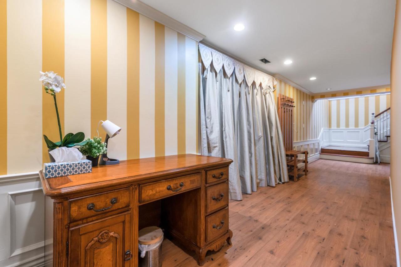 וונקובר Charming Retreat On Cypress Street, Your Home Away From Home מראה חיצוני תמונה