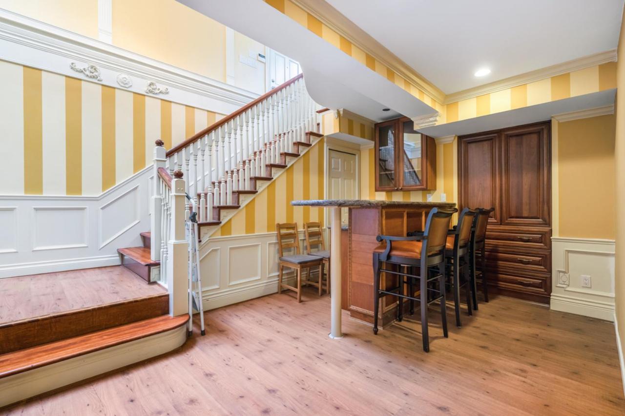 וונקובר Charming Retreat On Cypress Street, Your Home Away From Home מראה חיצוני תמונה