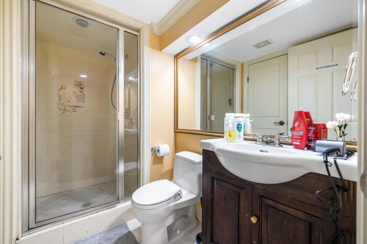 וונקובר Charming Retreat On Cypress Street, Your Home Away From Home מראה חיצוני תמונה